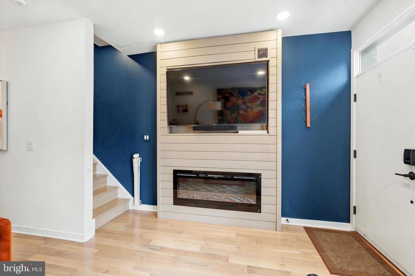 2304 Christian Street photo 5