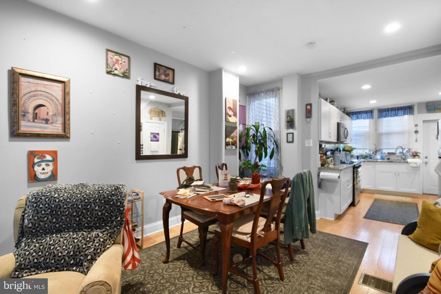 2138 Fernon Street photo 4