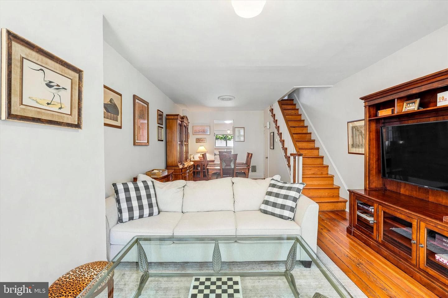 227 Watkins St photo 2