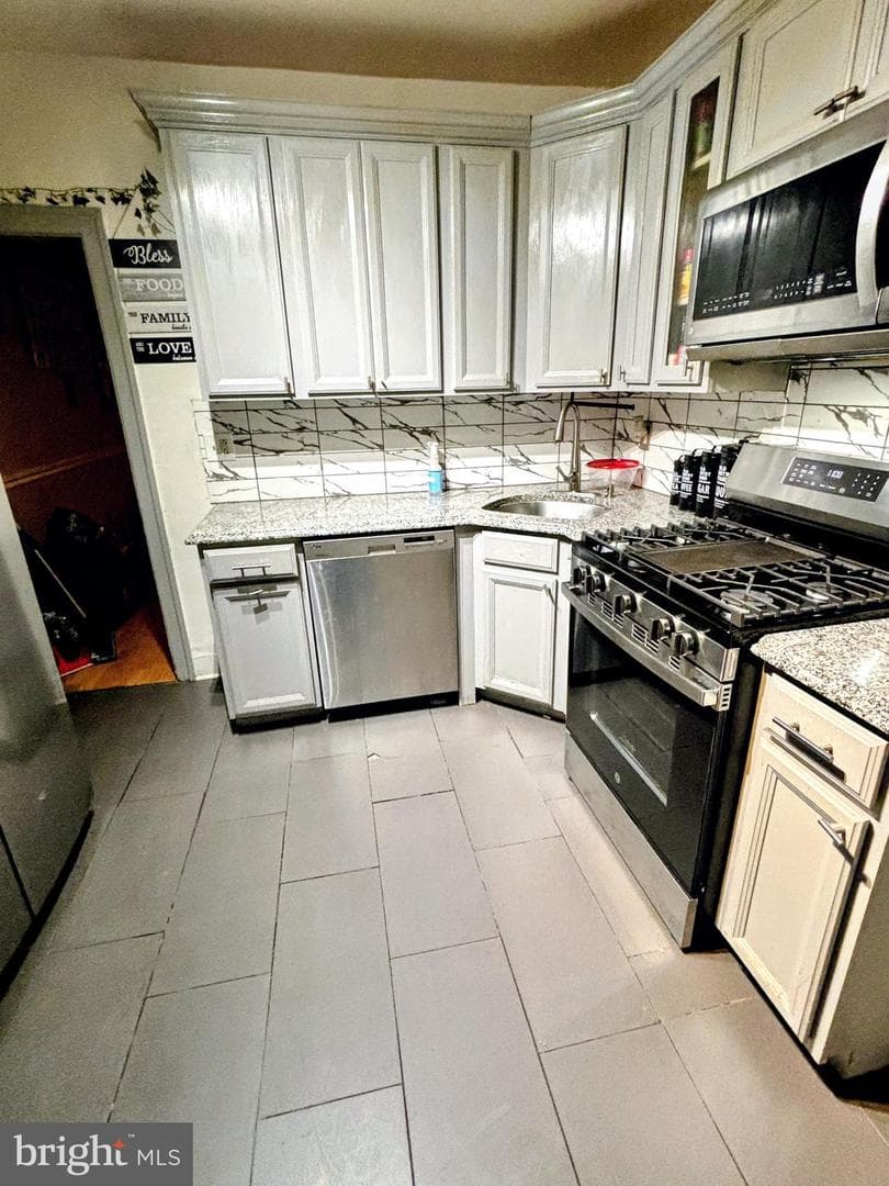 120 W Godfrey Avenue photo 9