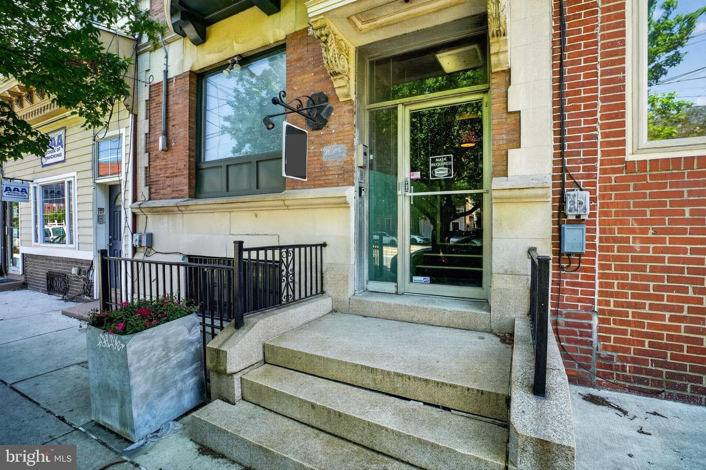 440 E Girard Ave photo 3