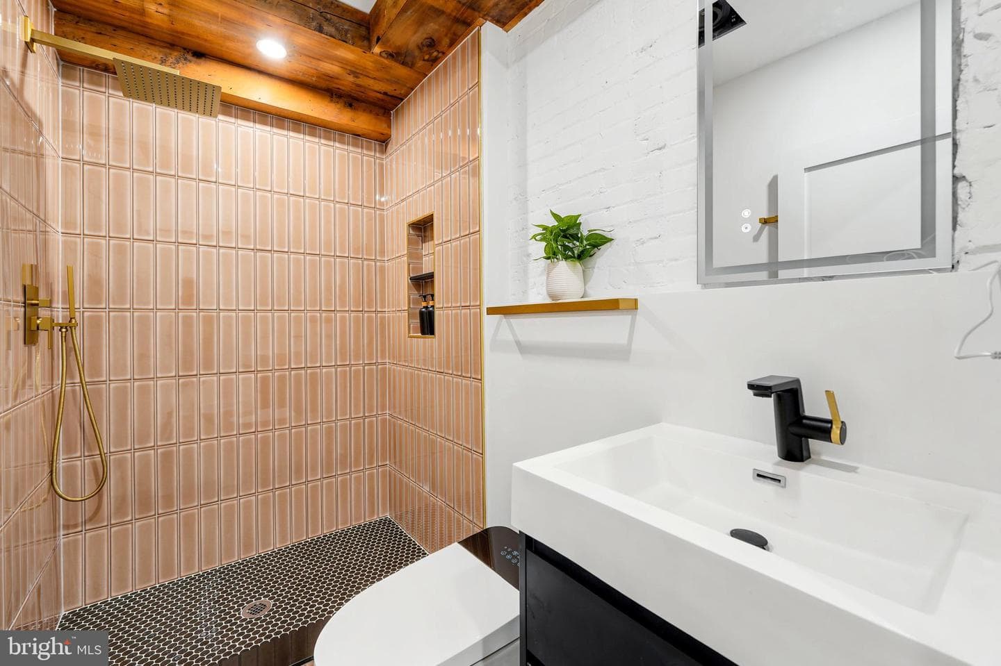 2506 E York Street photo 15