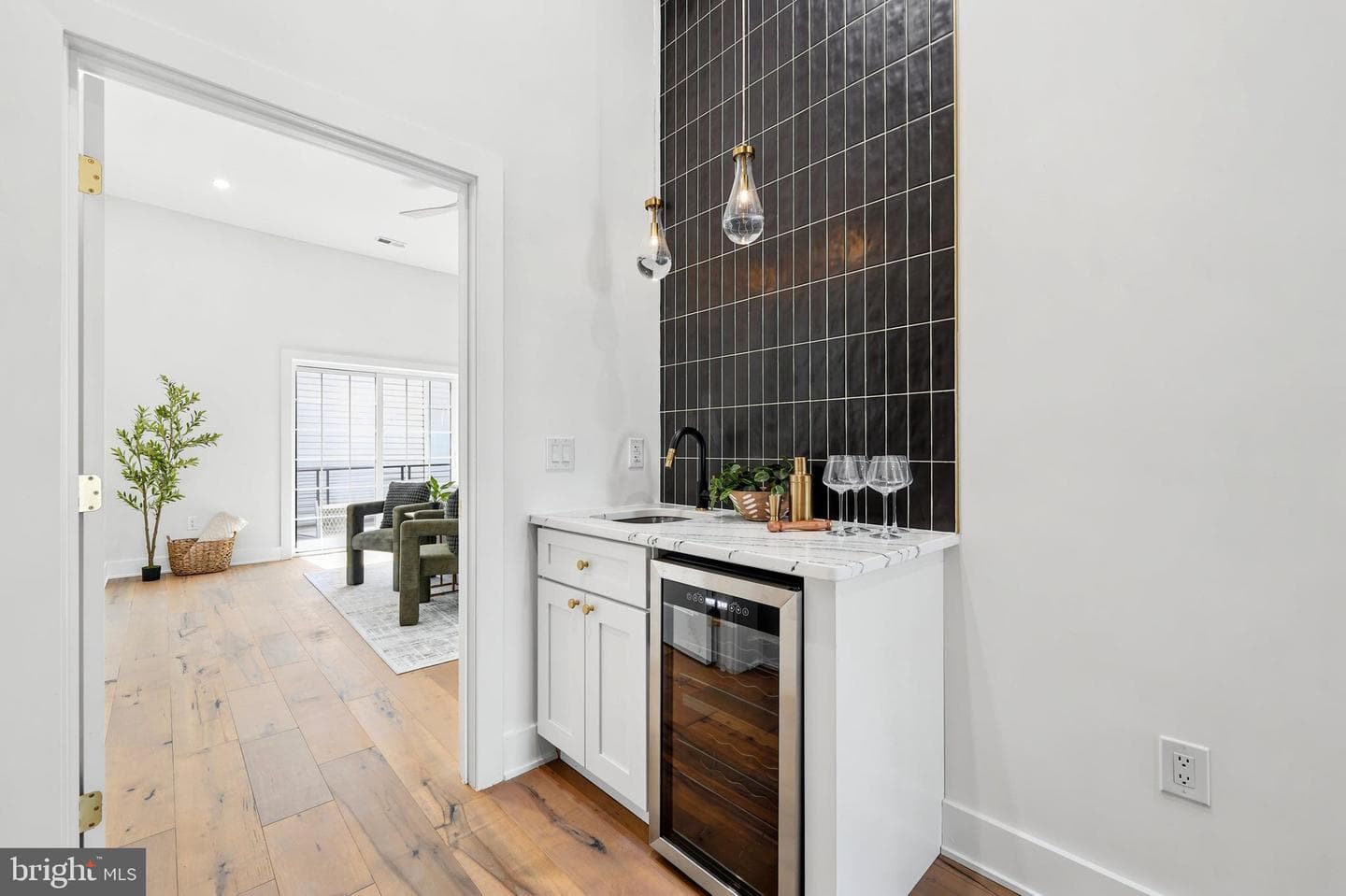 2506 E York Street photo 29