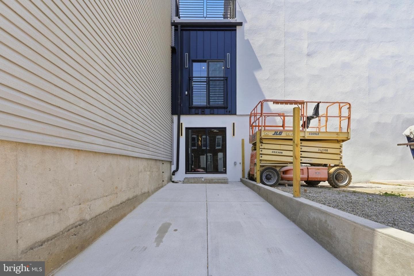 2506 E York Street photo 44