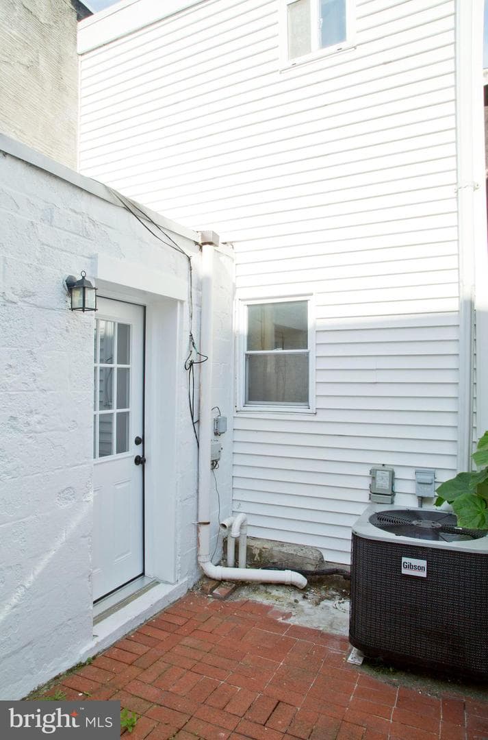 1229 S Warnock Street photo 22