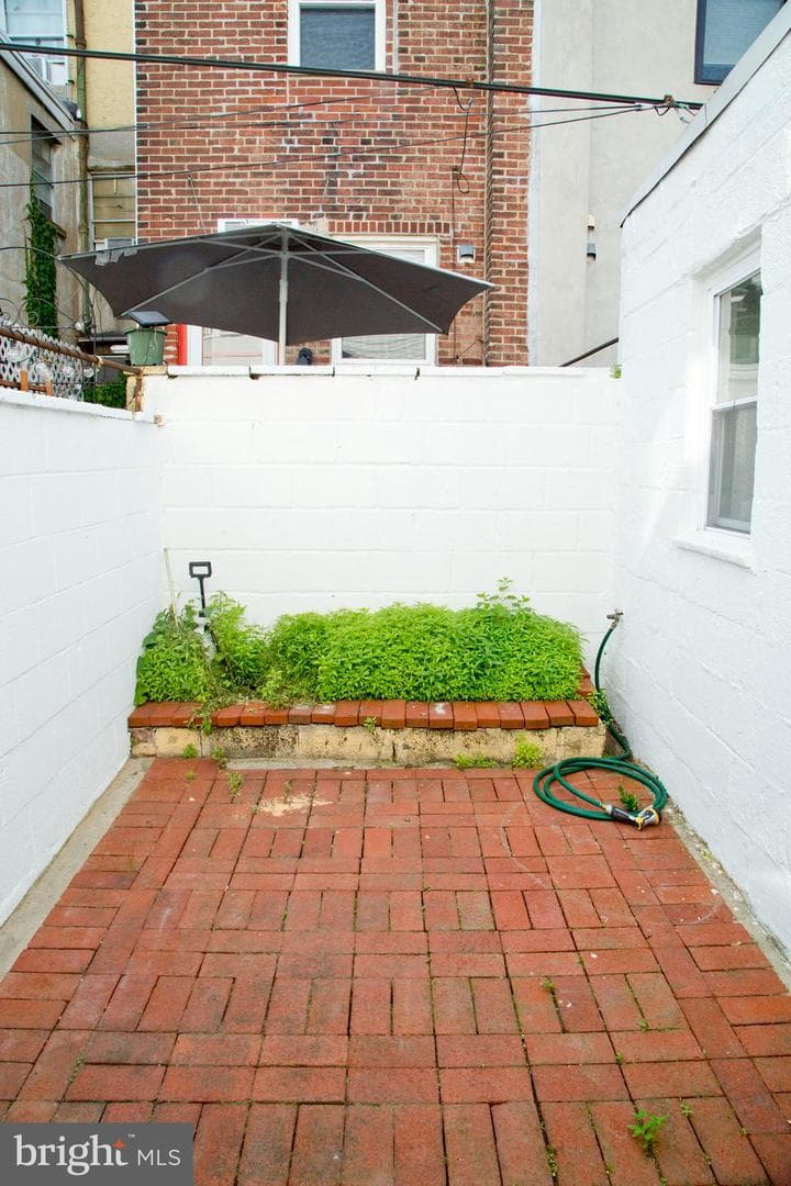 1229 S Warnock Street photo 23