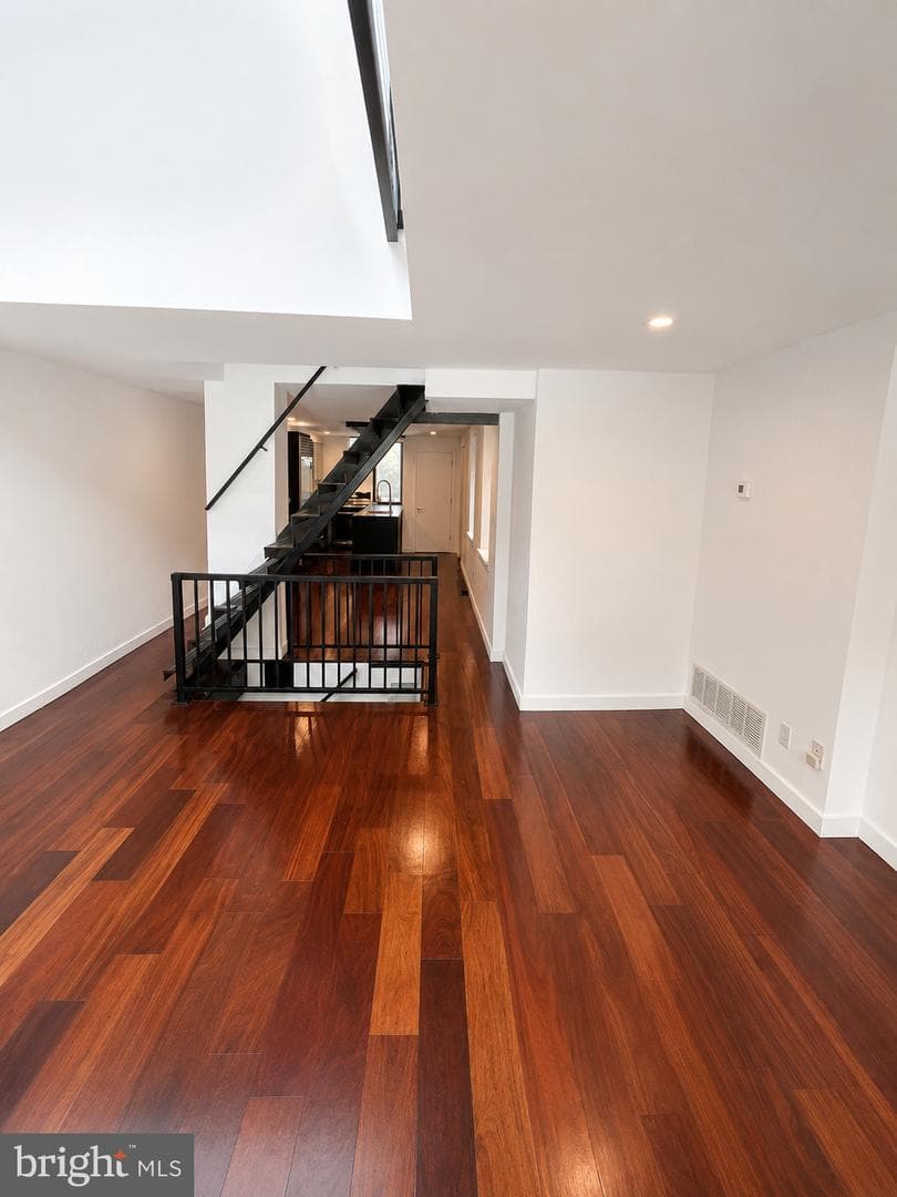 1345 E Berks Street photo 4
