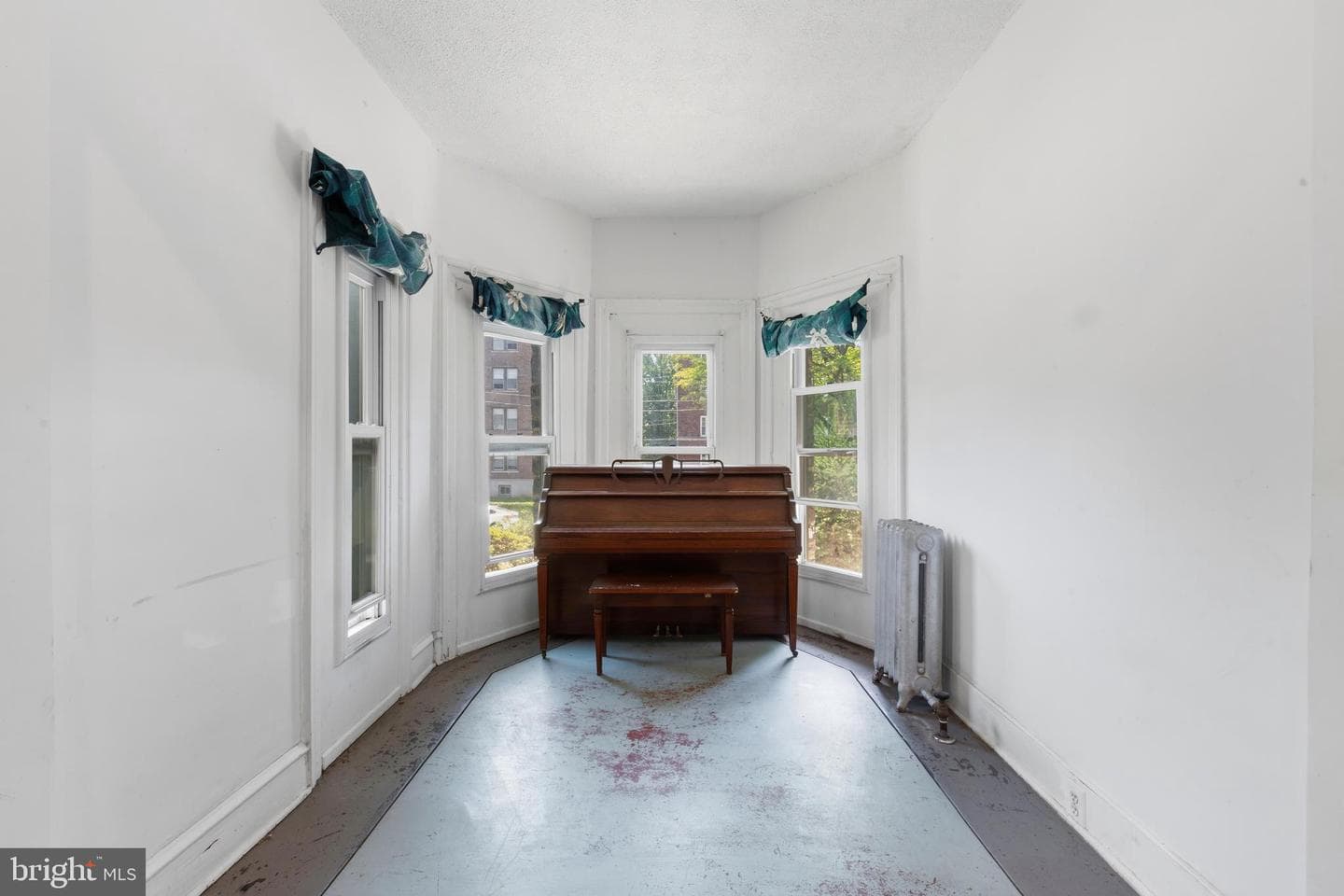 6211 Wayne Avenue photo 15