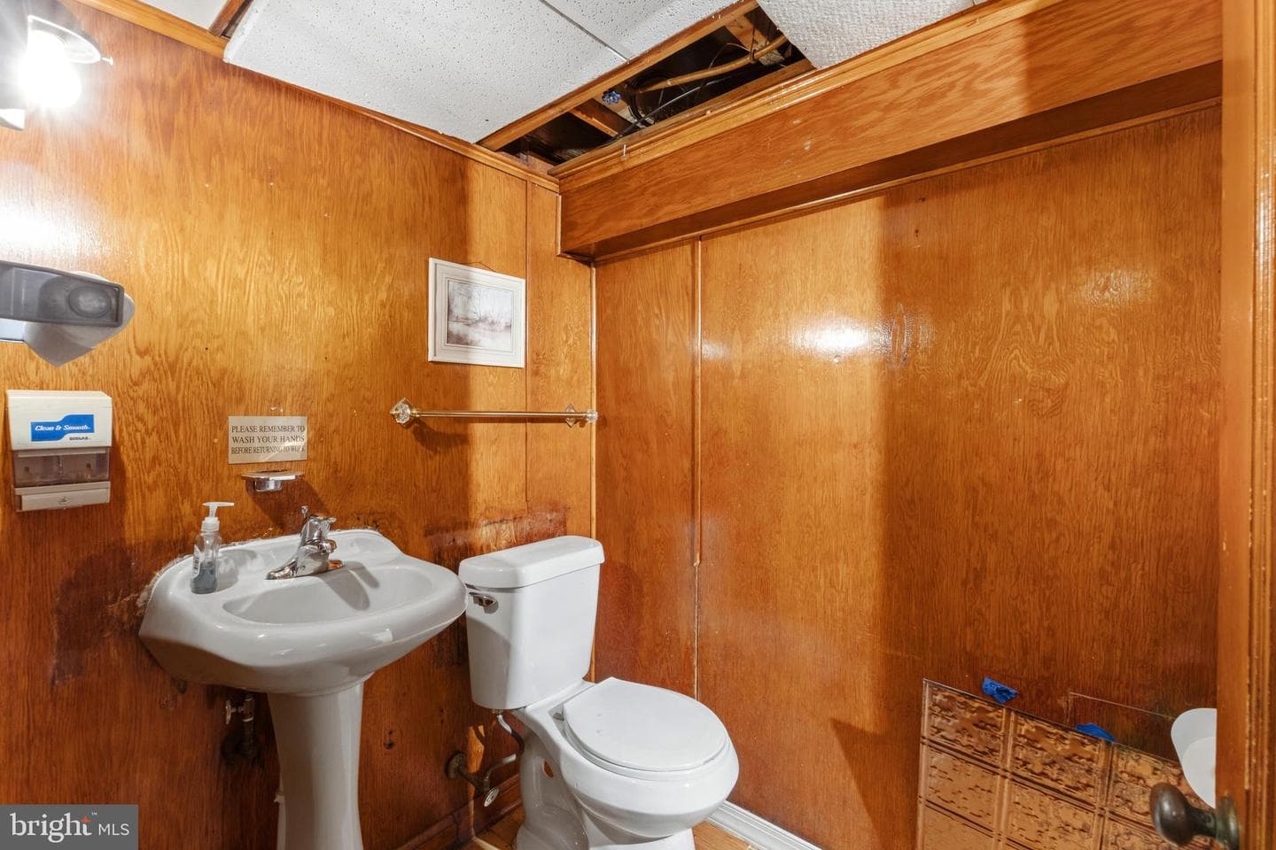 6211 Wayne Avenue photo 26