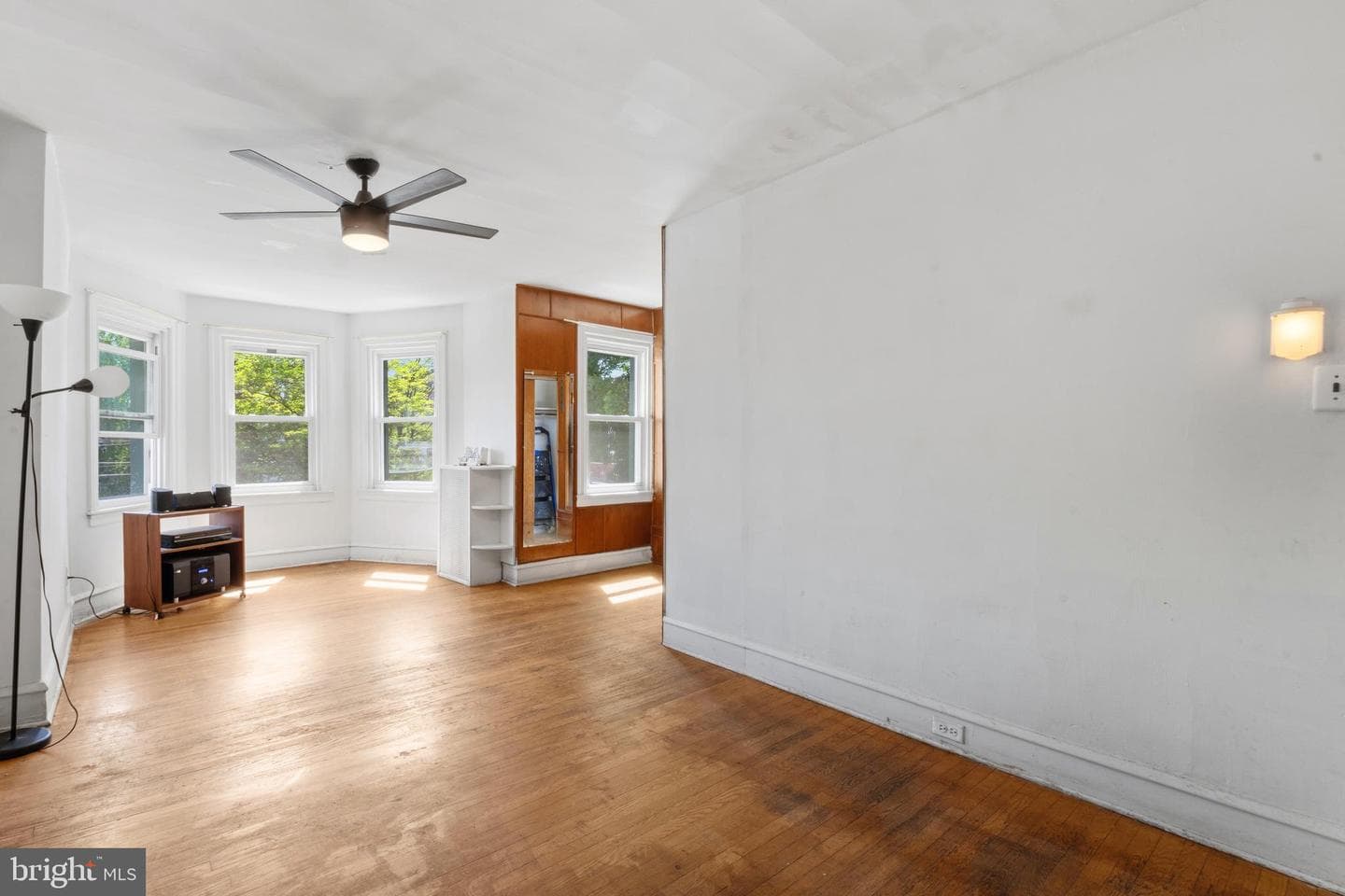 6211 Wayne Avenue photo 30