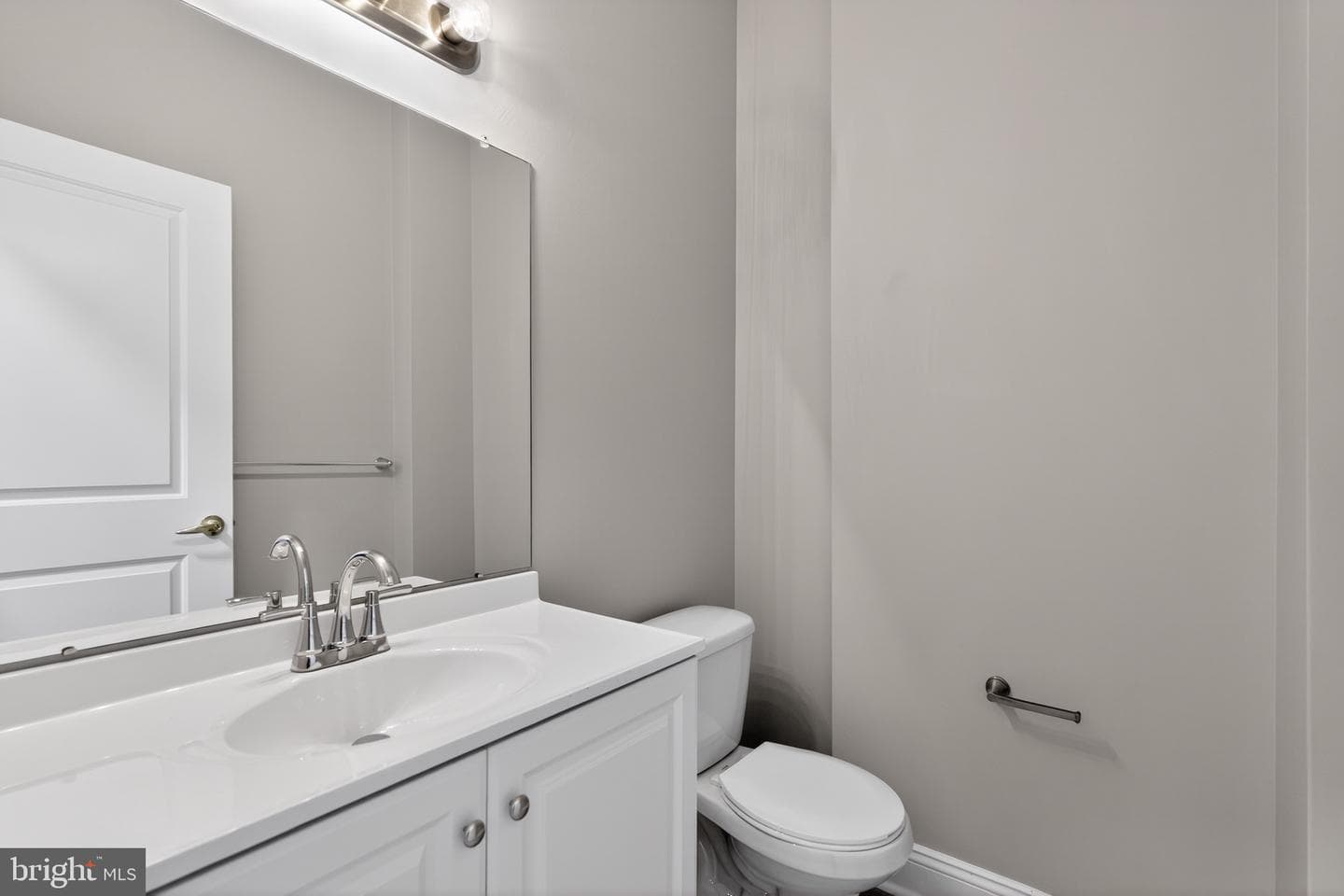 1820 Titan St photo 4