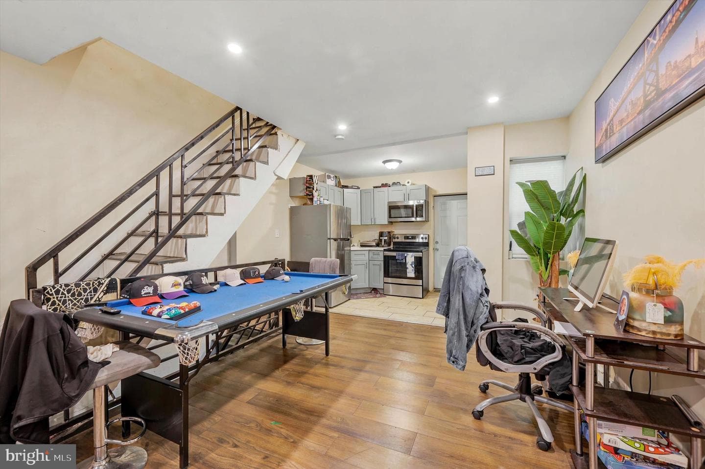 2525 W Sterner Street photo 8