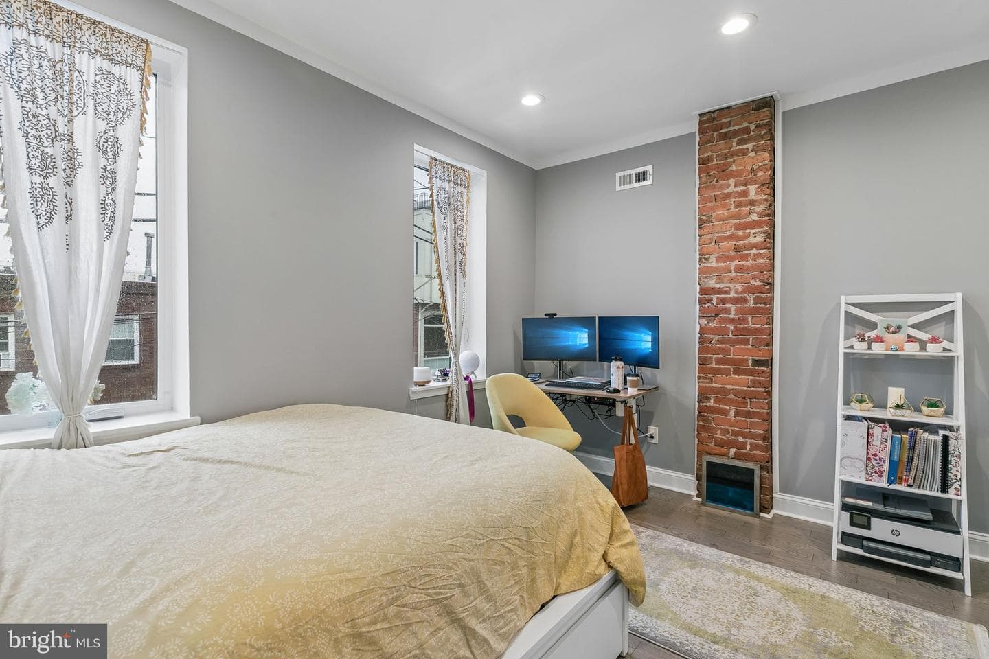 1027 Cross Street photo 20