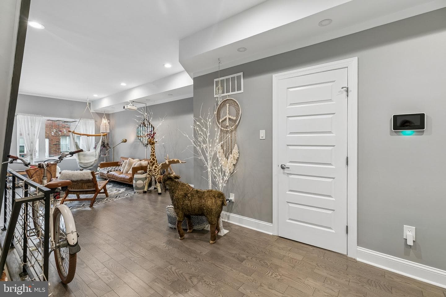 1027 Cross Street photo 5