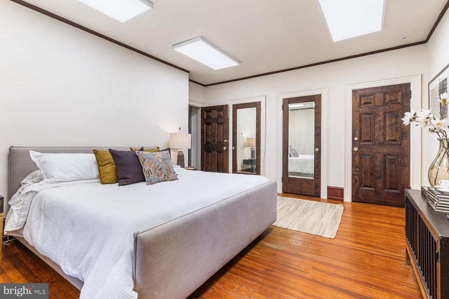 601 W Hortter Street photo 32