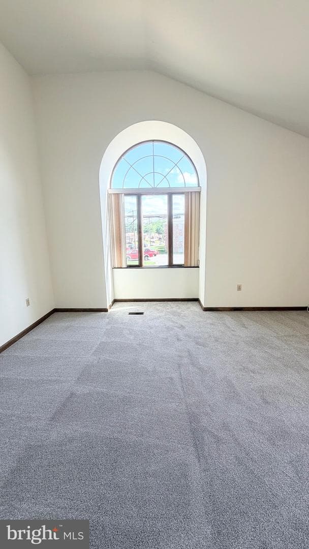402 Solly Ave photo 6