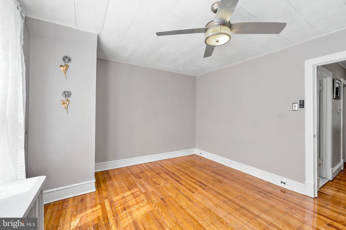 869 E Price St photo 21