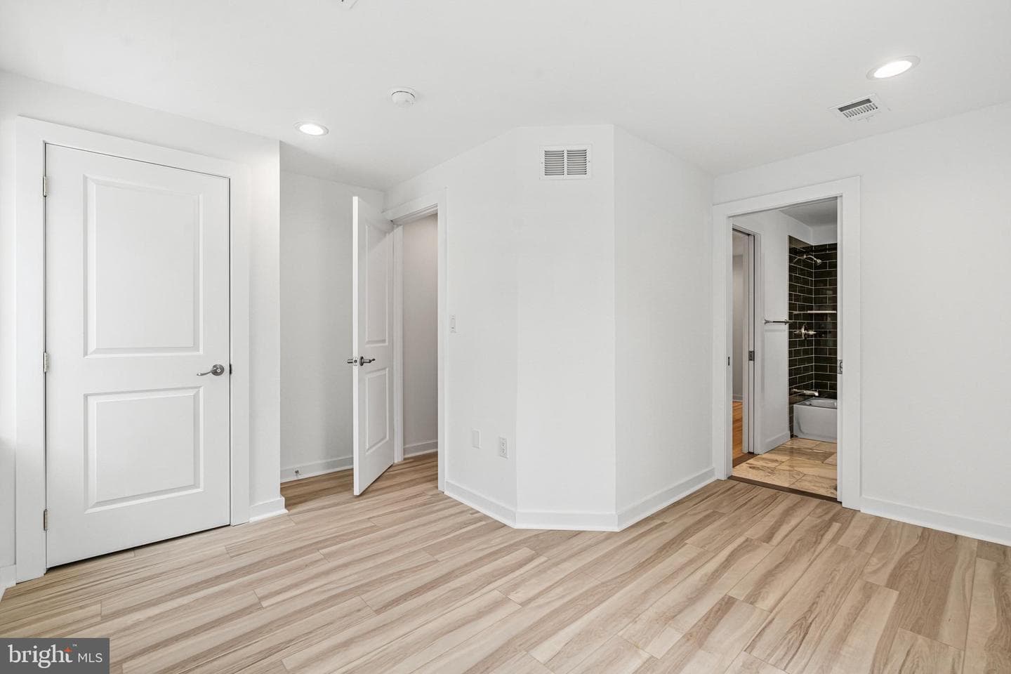 140 W Price St photo 13