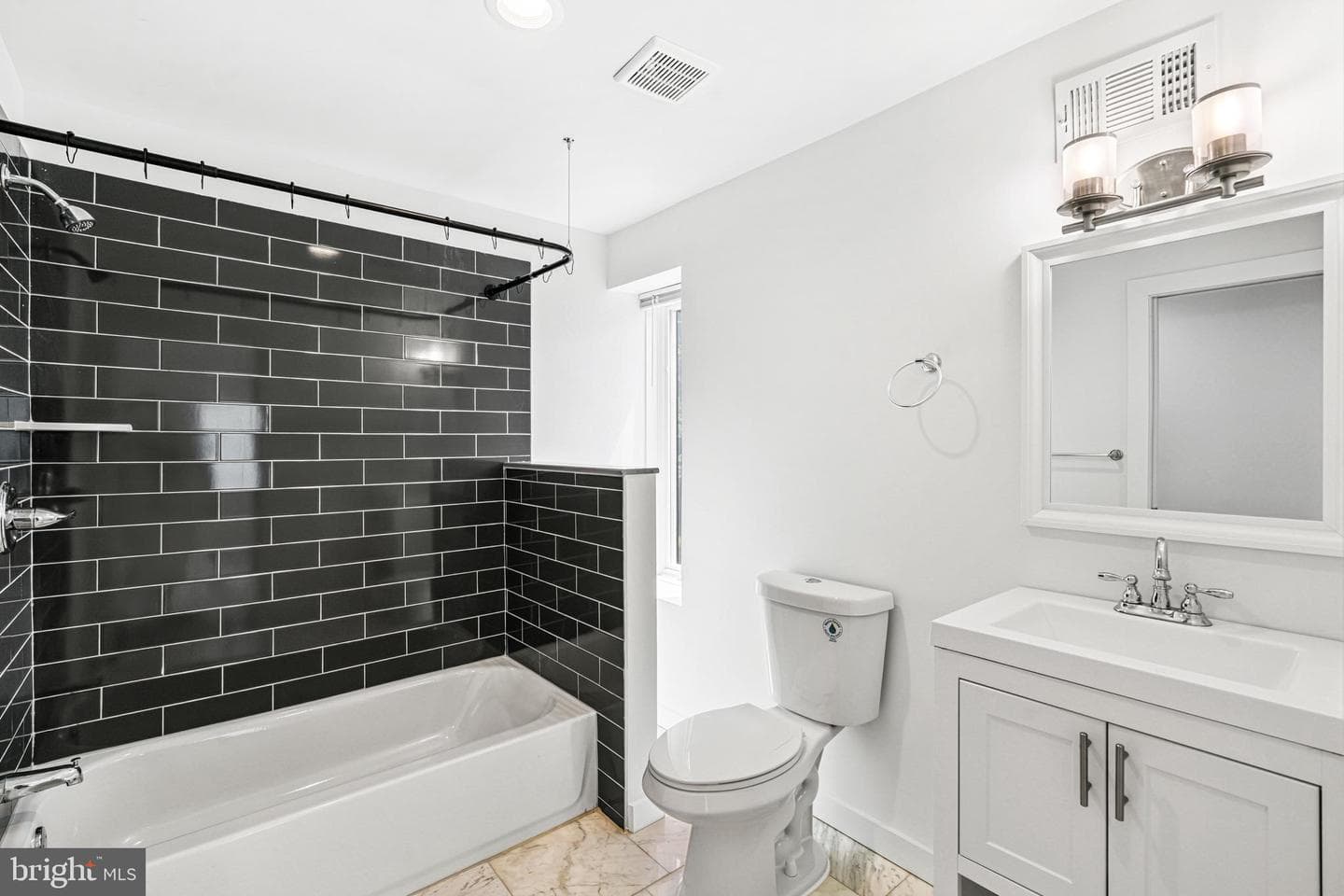 140 W Price St photo 14