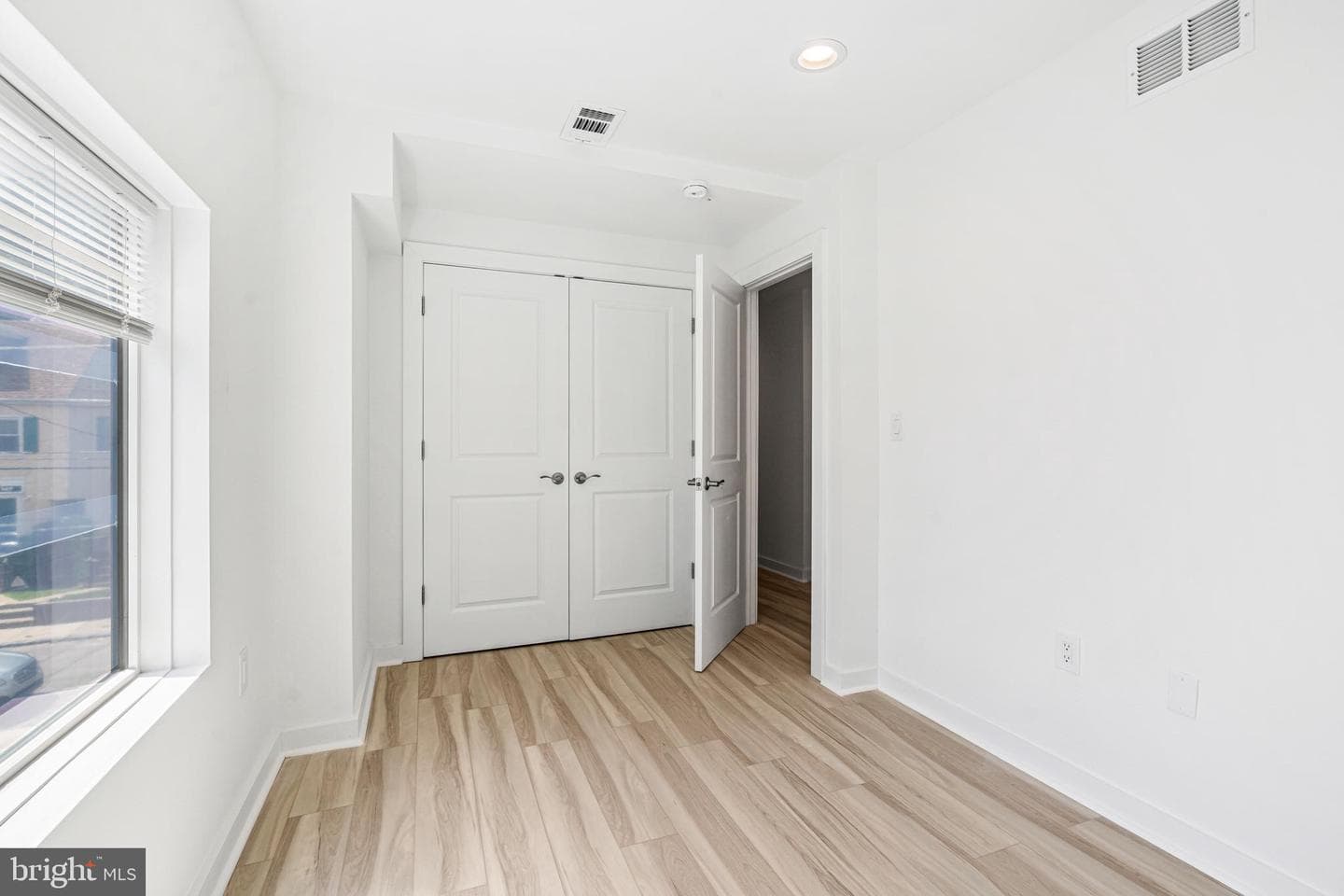 140 W Price St photo 15