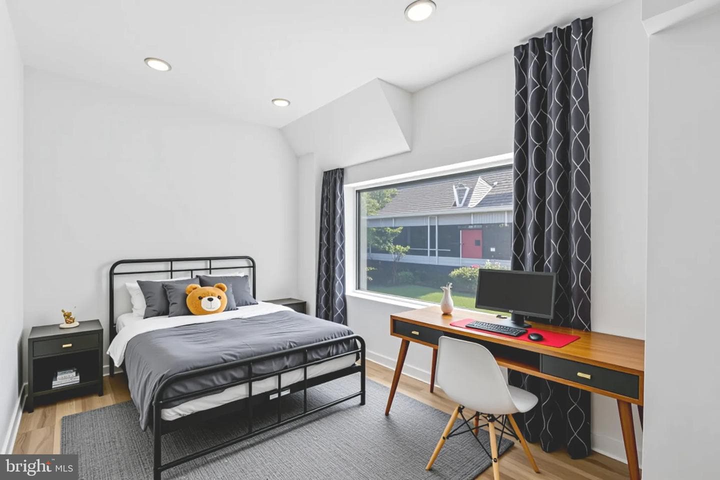 140 W Price St photo 17