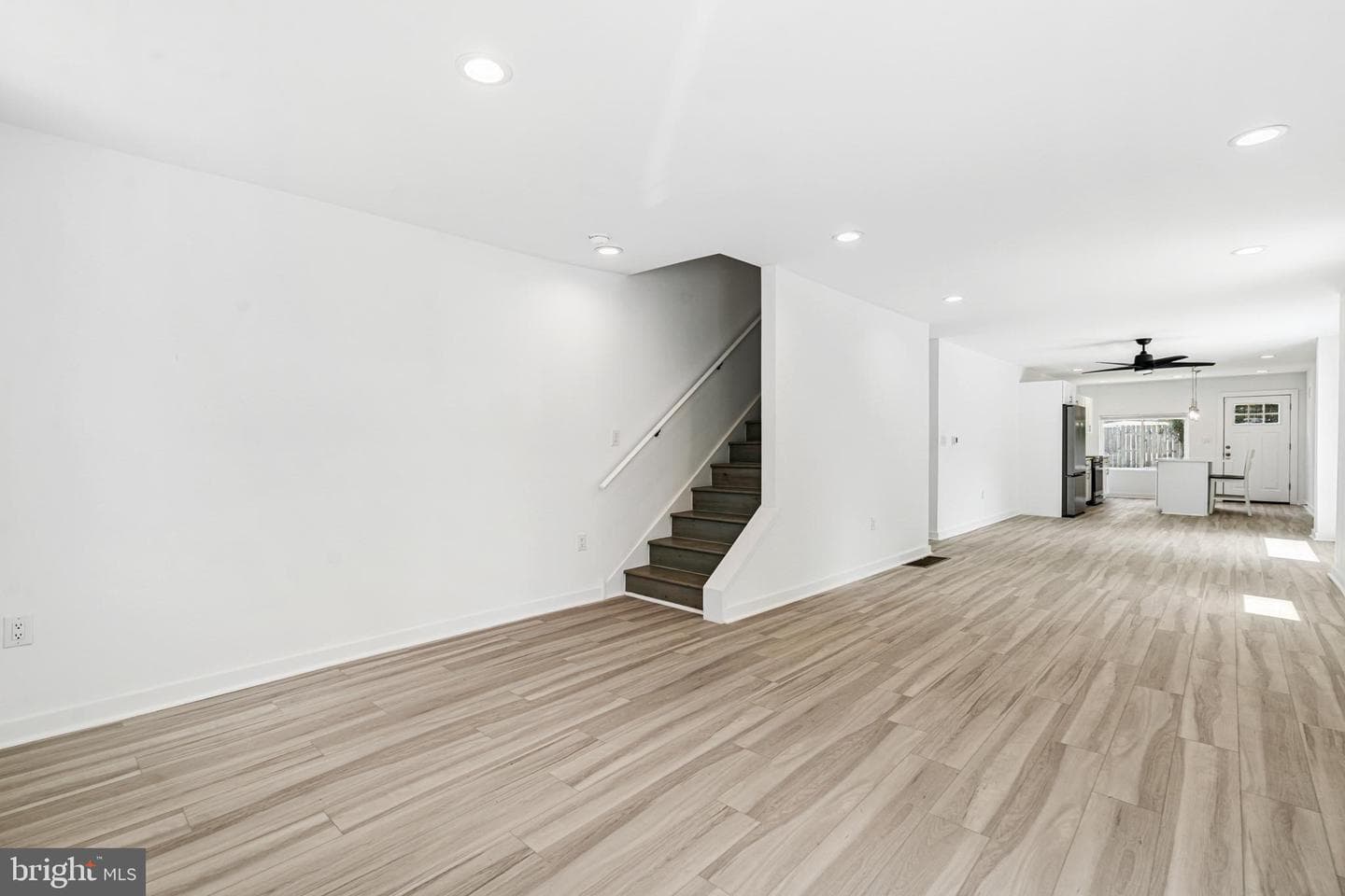 140 W Price St photo 2