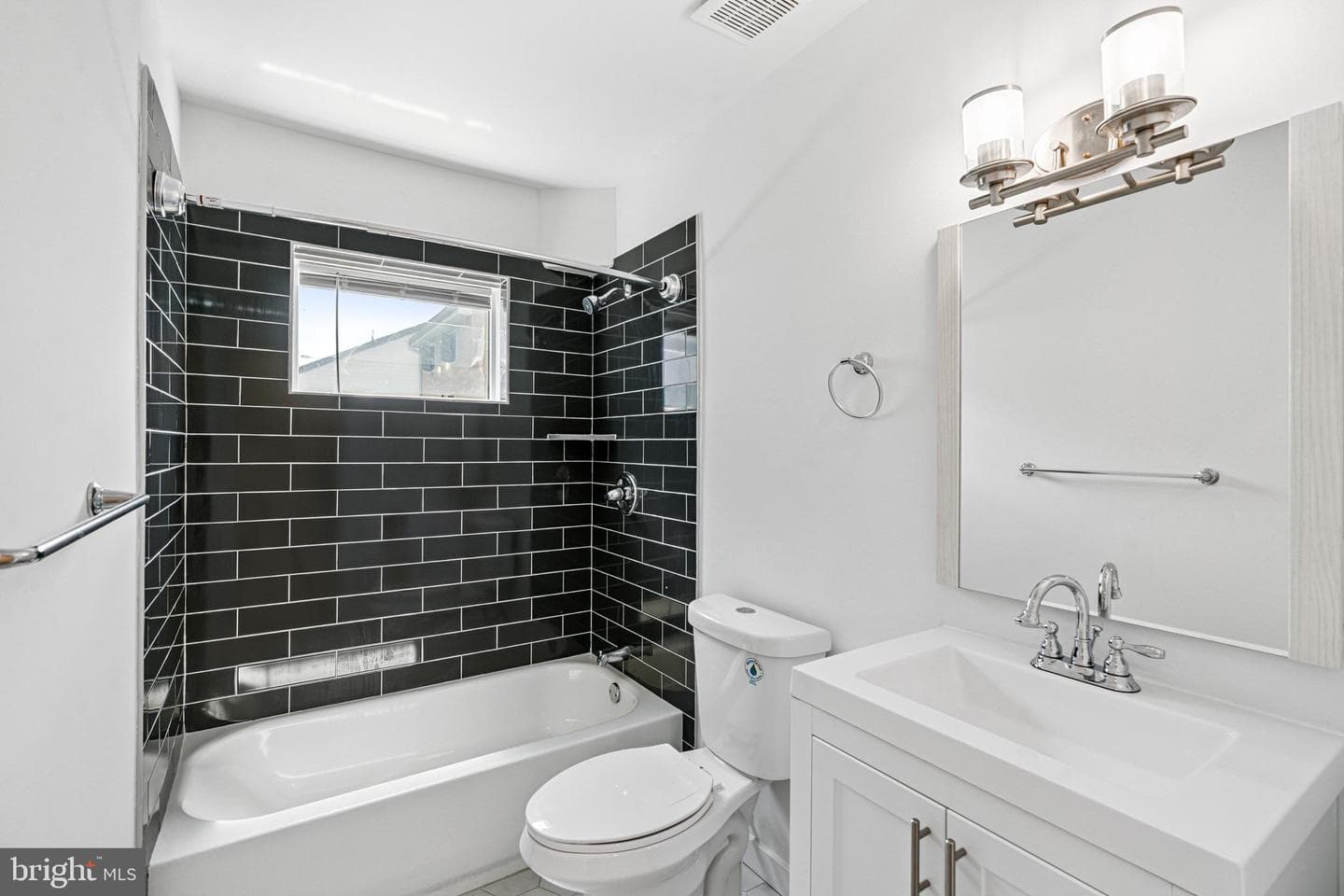 140 W Price St photo 21