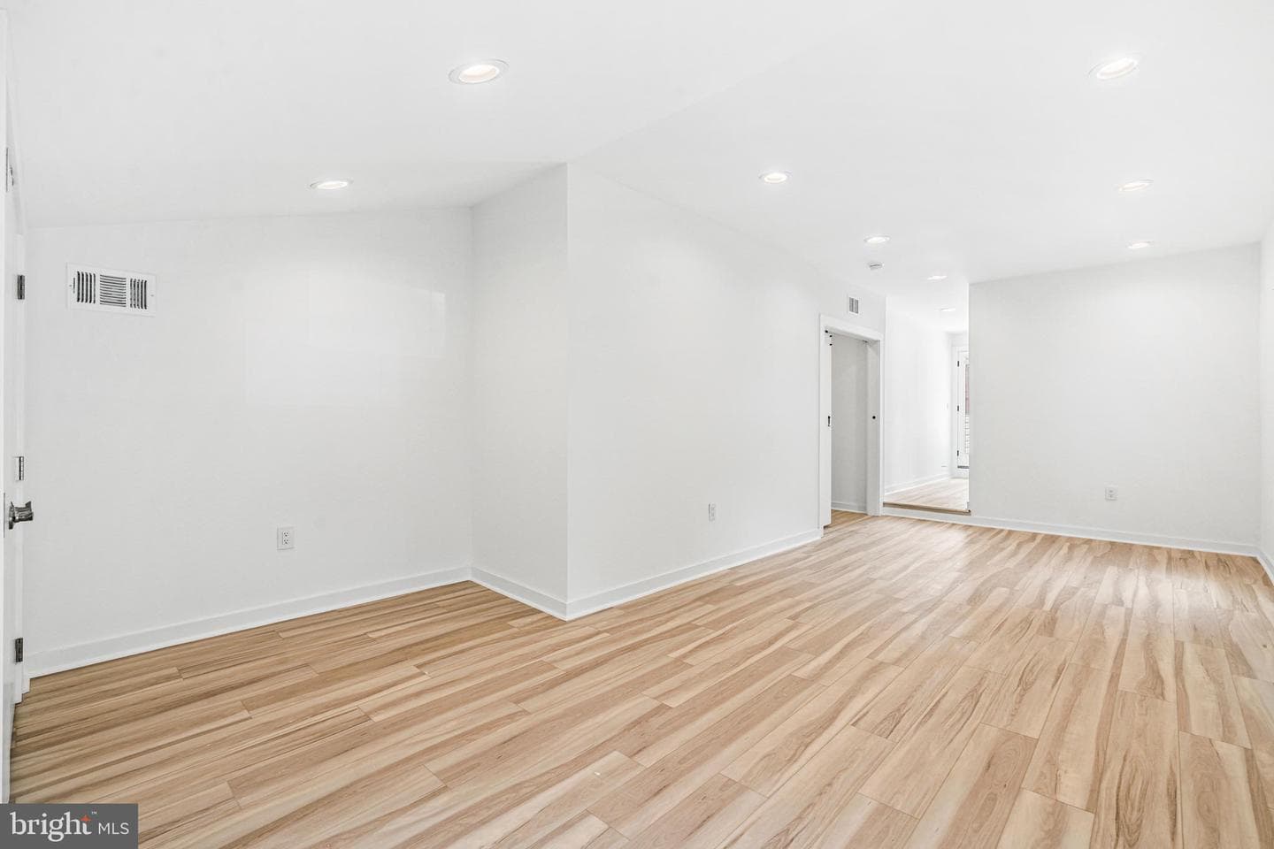 140 W Price St photo 22