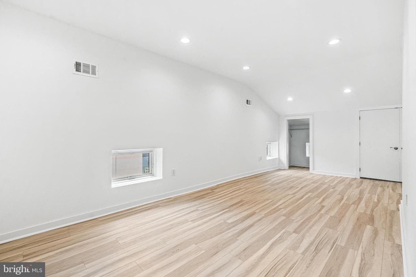 140 W Price St photo 23