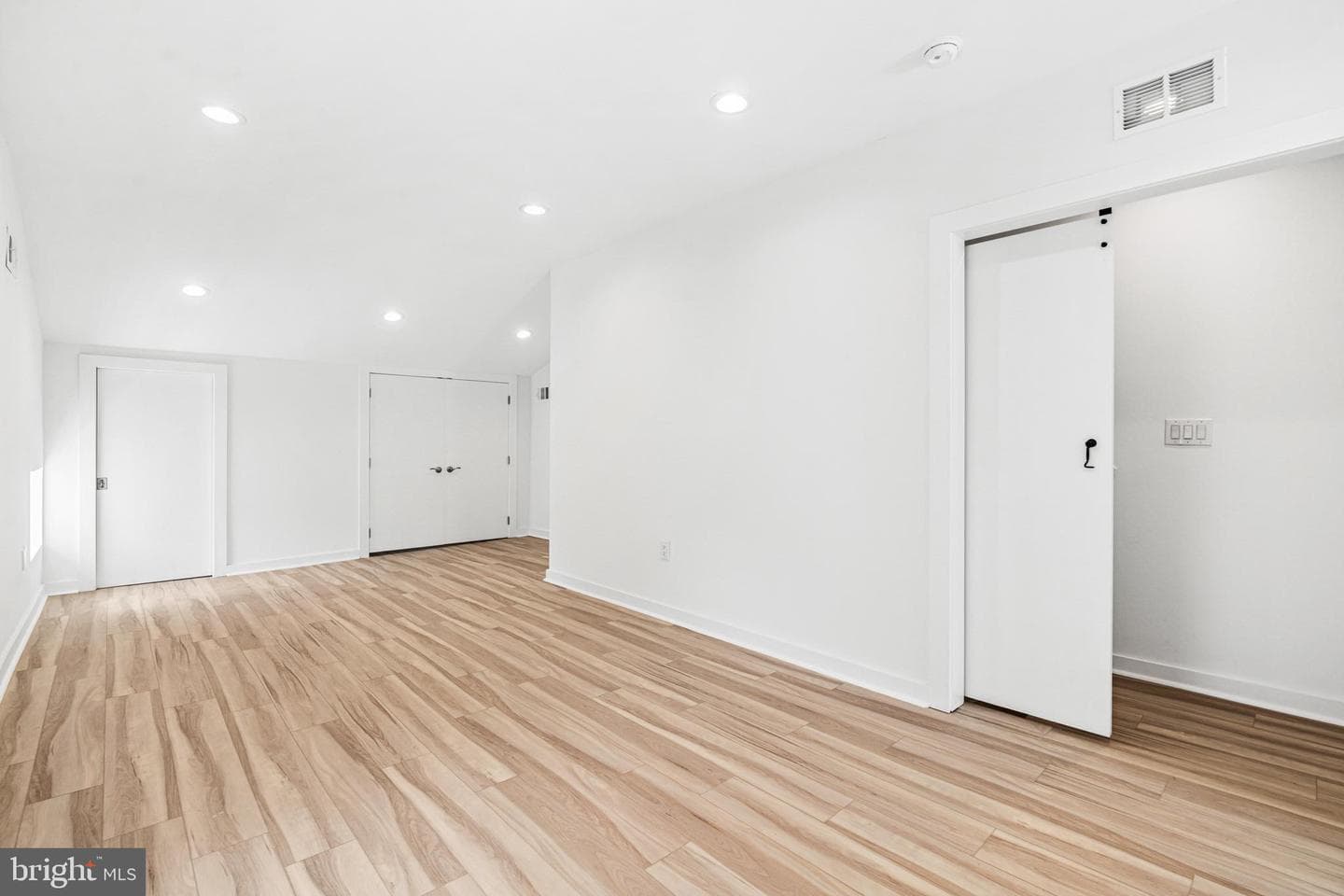 140 W Price St photo 24