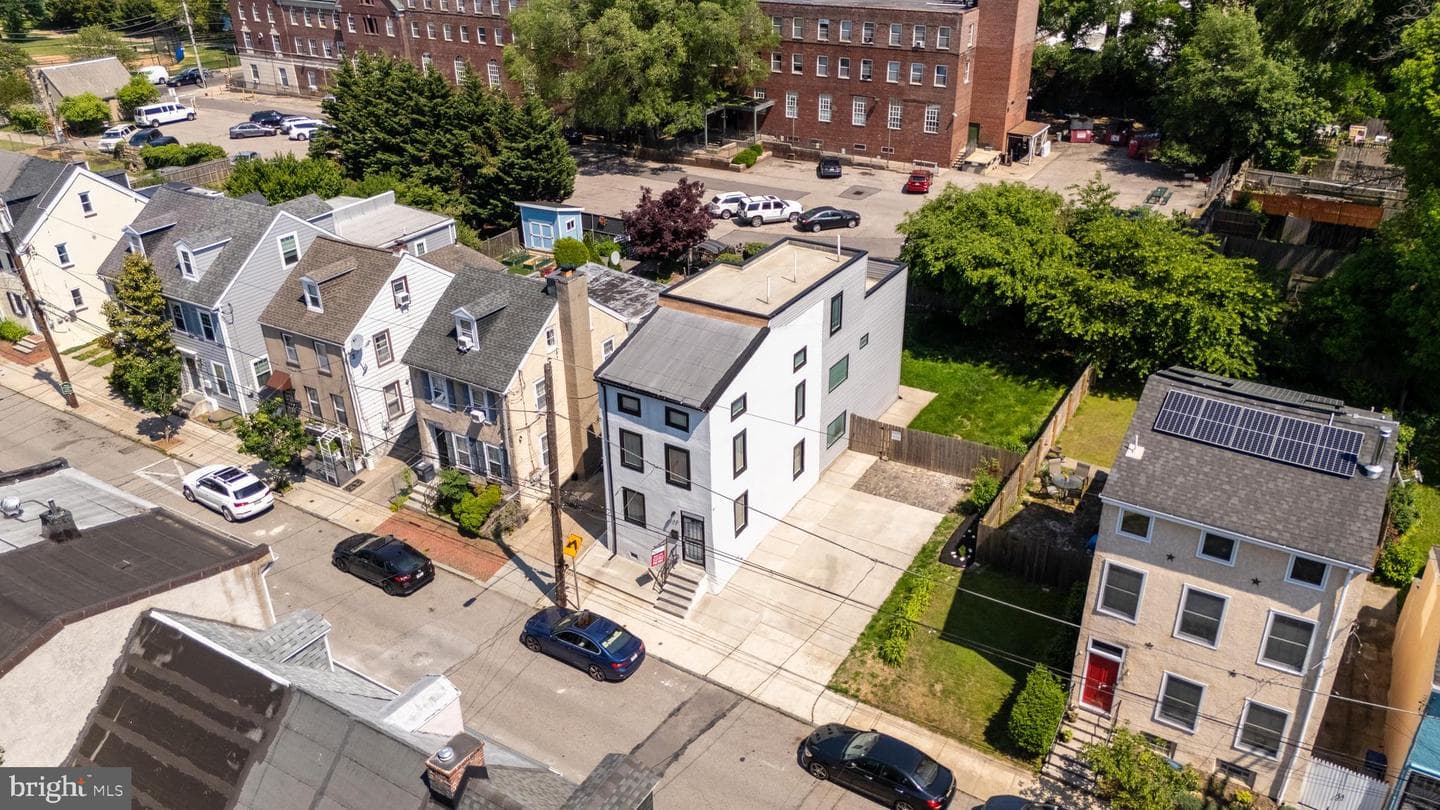 140 W Price St photo 33
