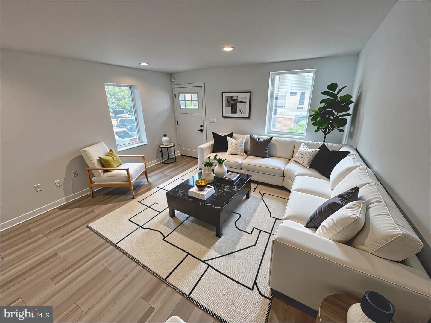 140 W Price St photo 4