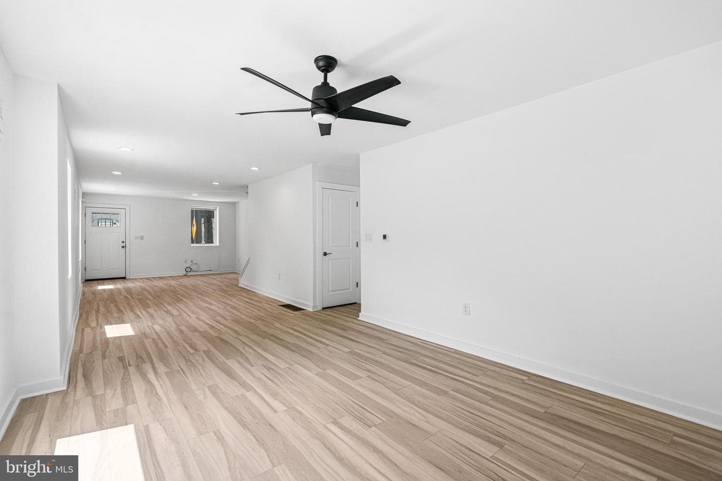 140 W Price St photo 8