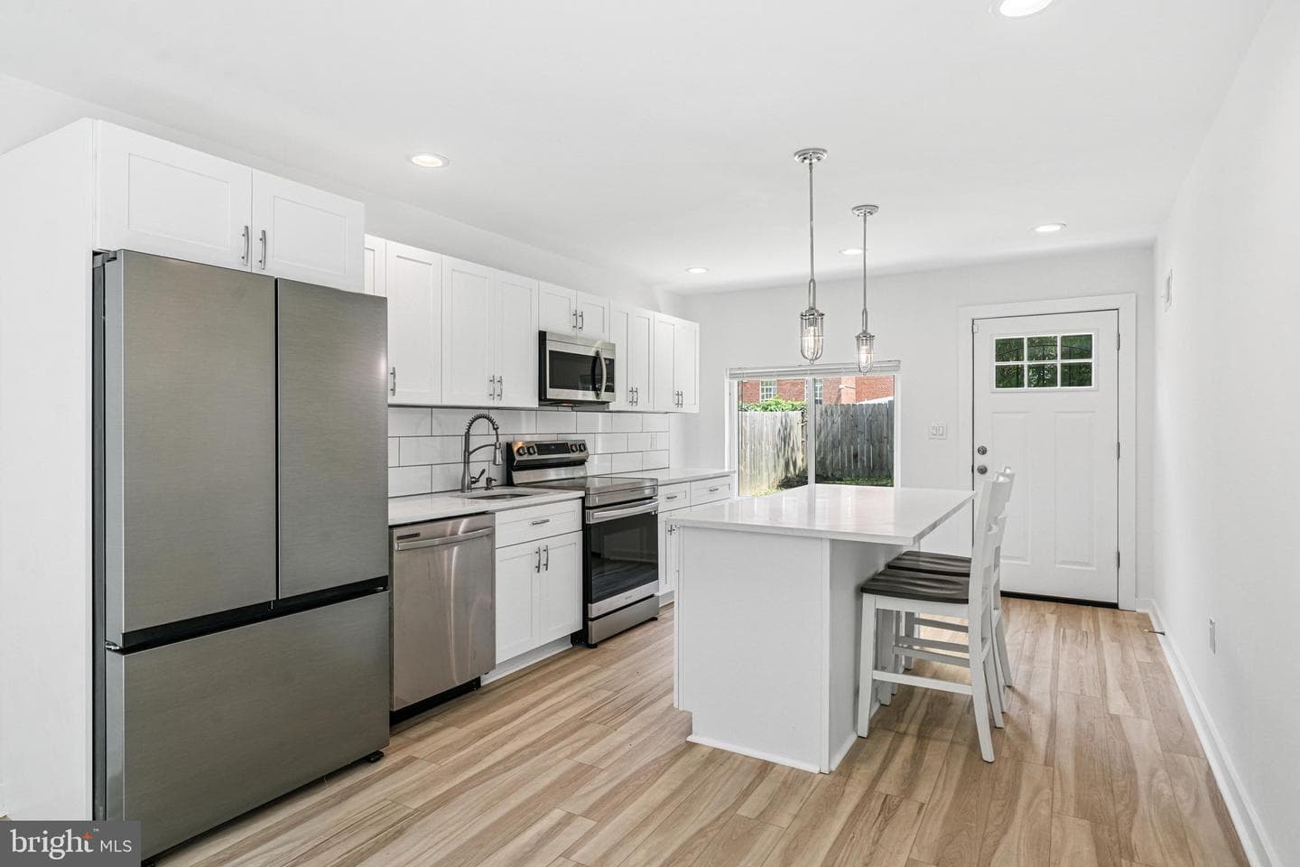 140 W Price St photo 9