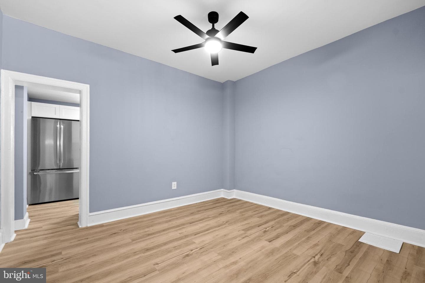 2715 E Thompson Street photo 5