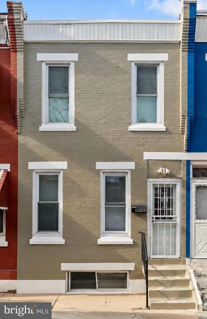 1840 N Taylor St photo 1