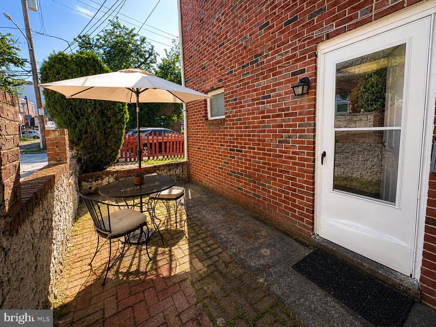 584 Green Lane photo 18