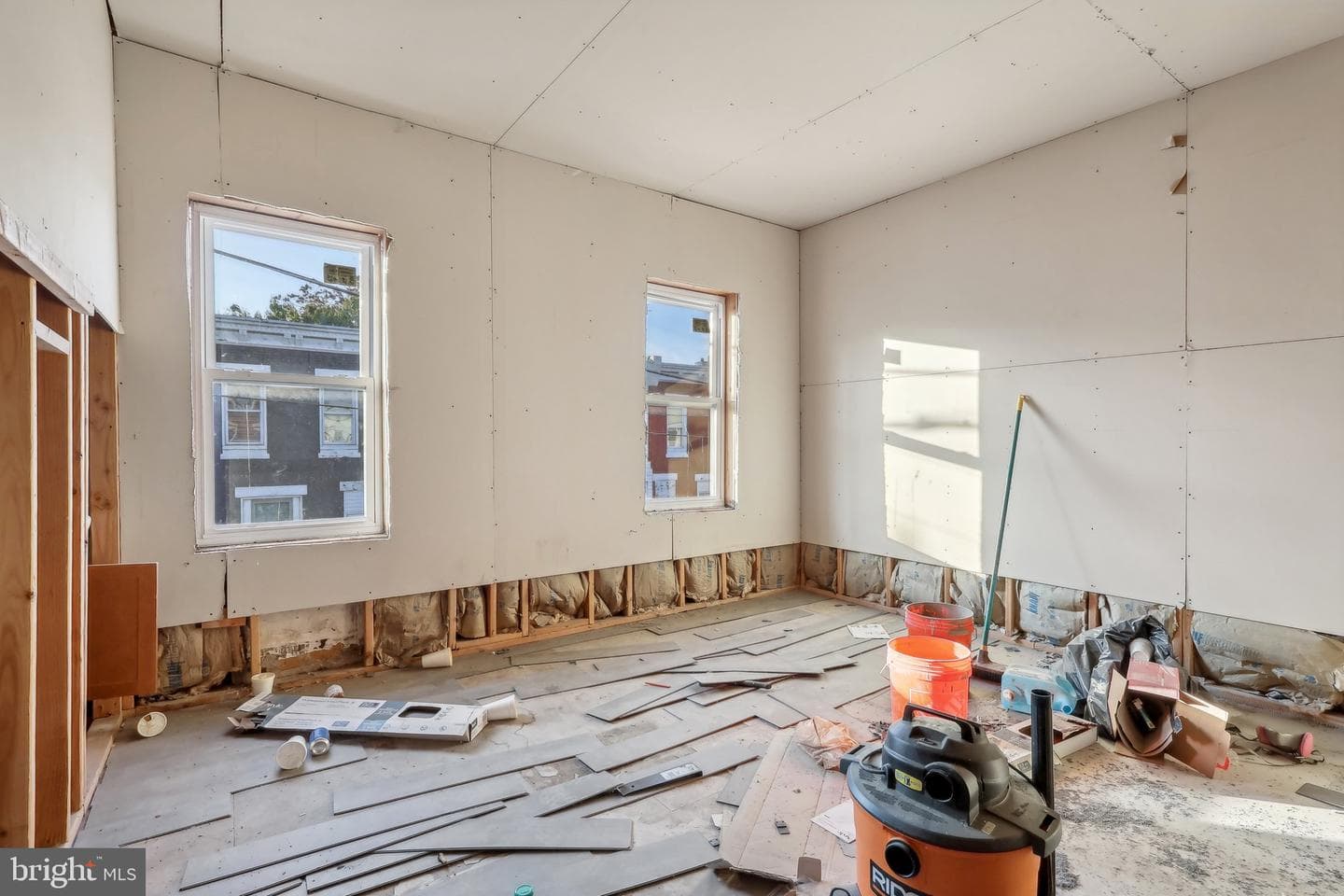 2911 N Howard Street photo 4