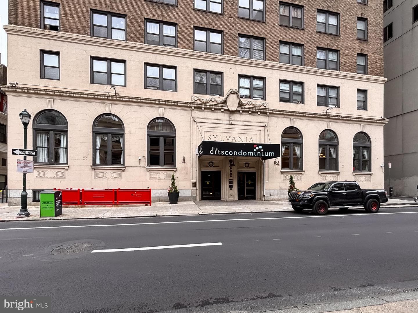 1324 Locust St # 604 photo 8