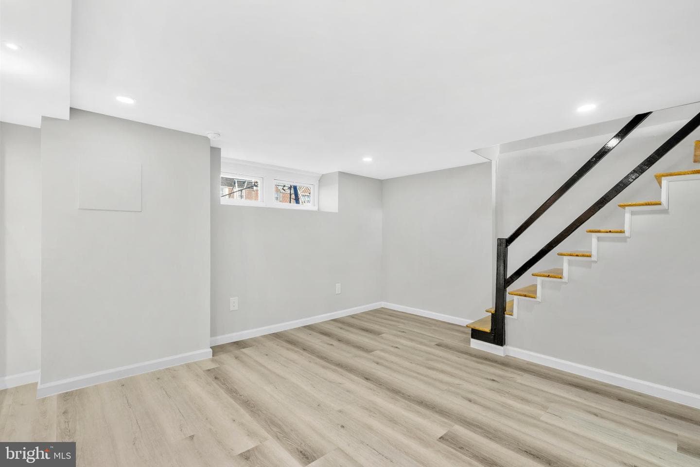 7233 Rupert Street photo 19