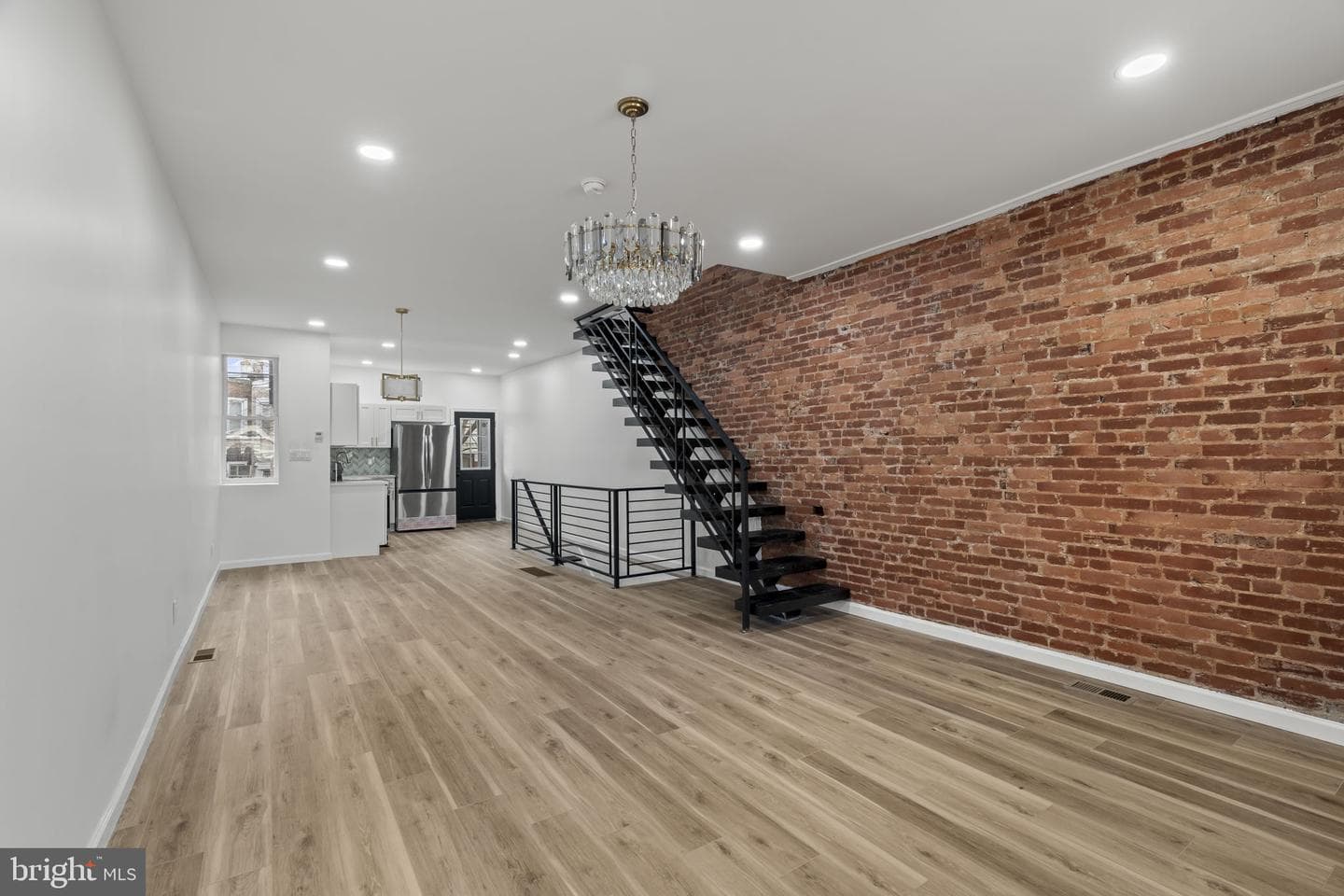 5616 Hunter Street photo 4