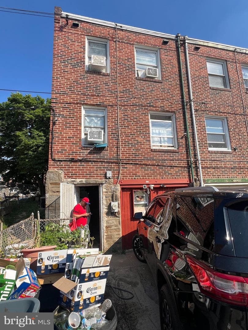 6726 Akron Street photo 3