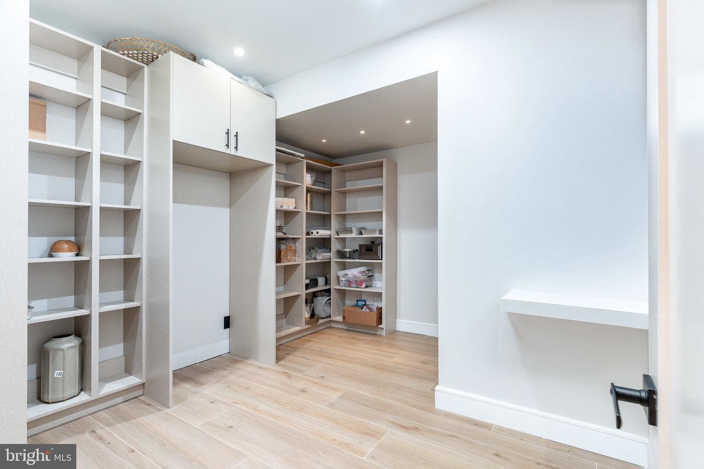 9739 Krewstown photo 34