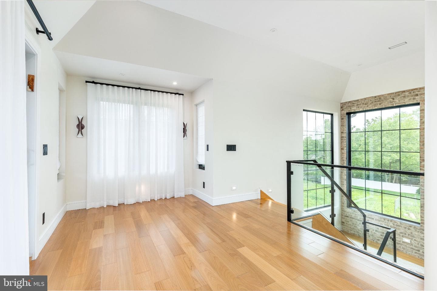 9739 Krewstown photo 61