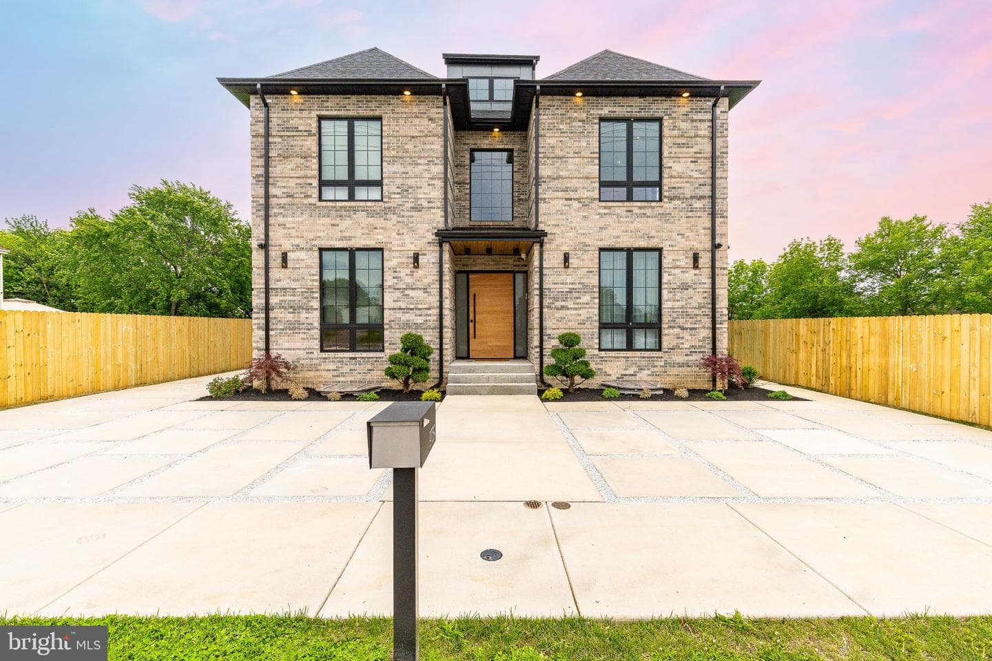 9739 Krewstown photo 85