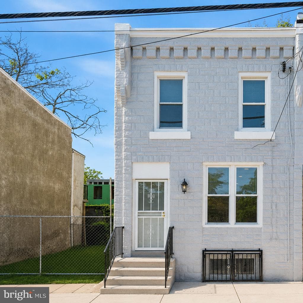 2542 W York Street