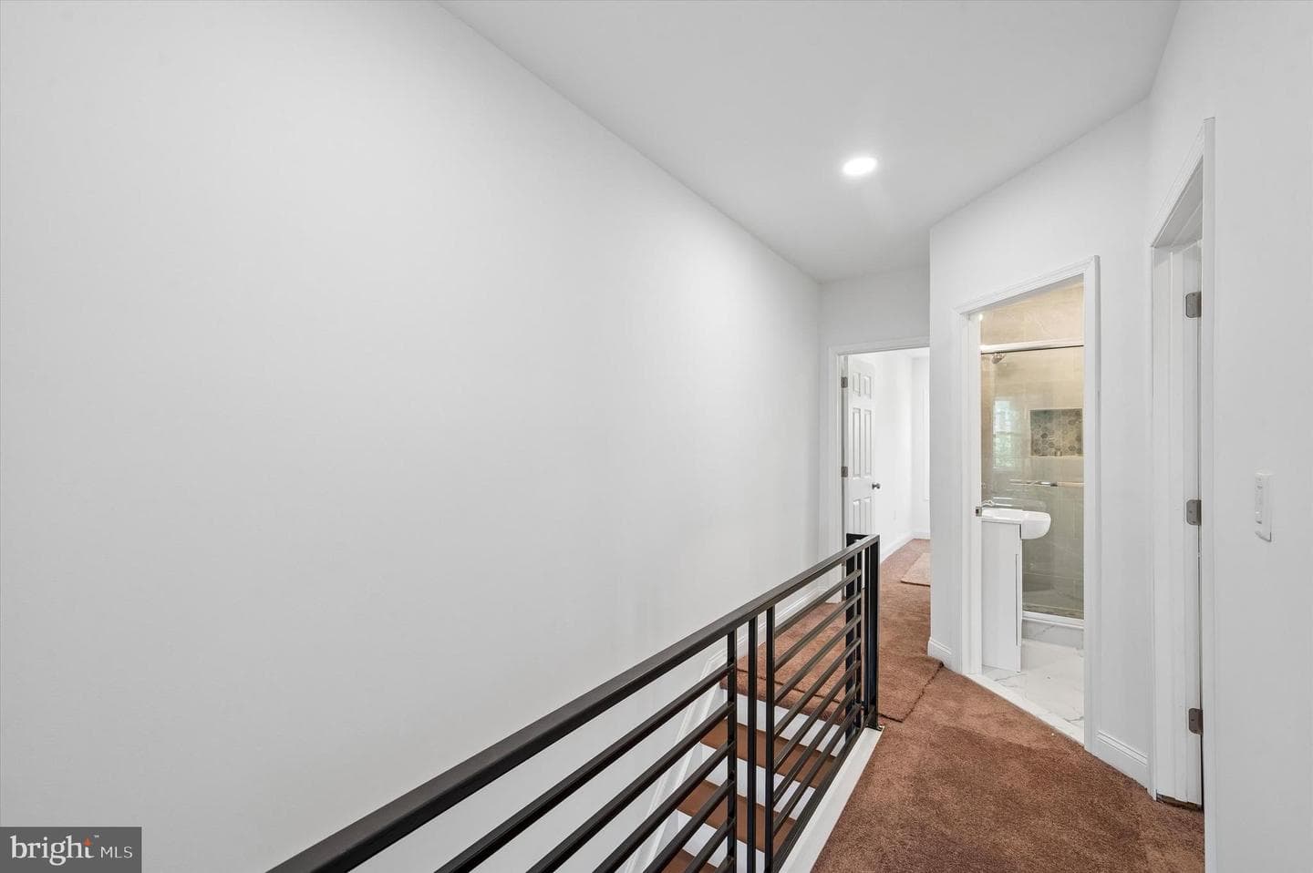 2542 W York Street photo 18