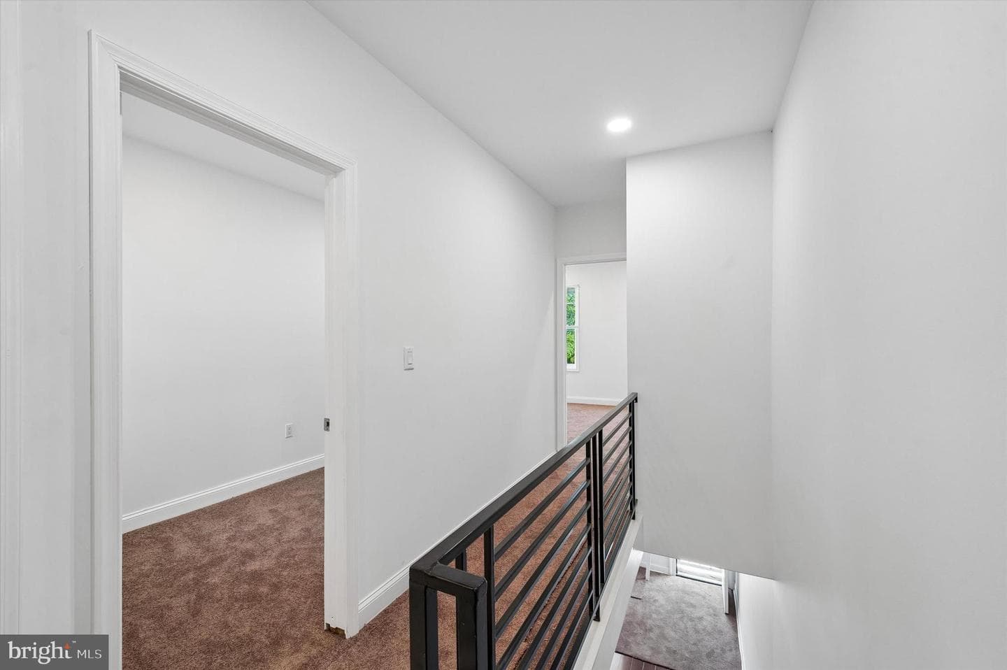 2542 W York Street photo 19