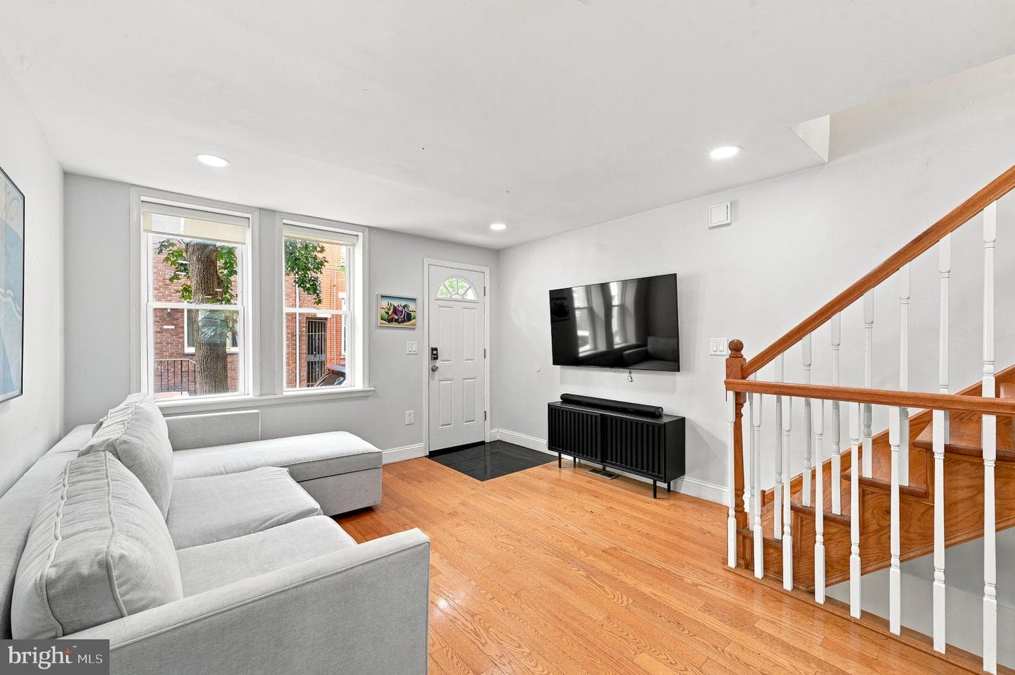 1207 S Marshall Street photo 4