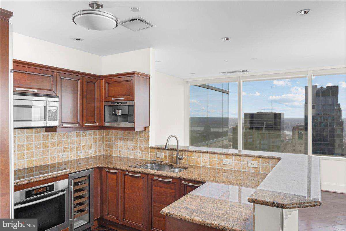 50 S 16th Street #4010 photo 3